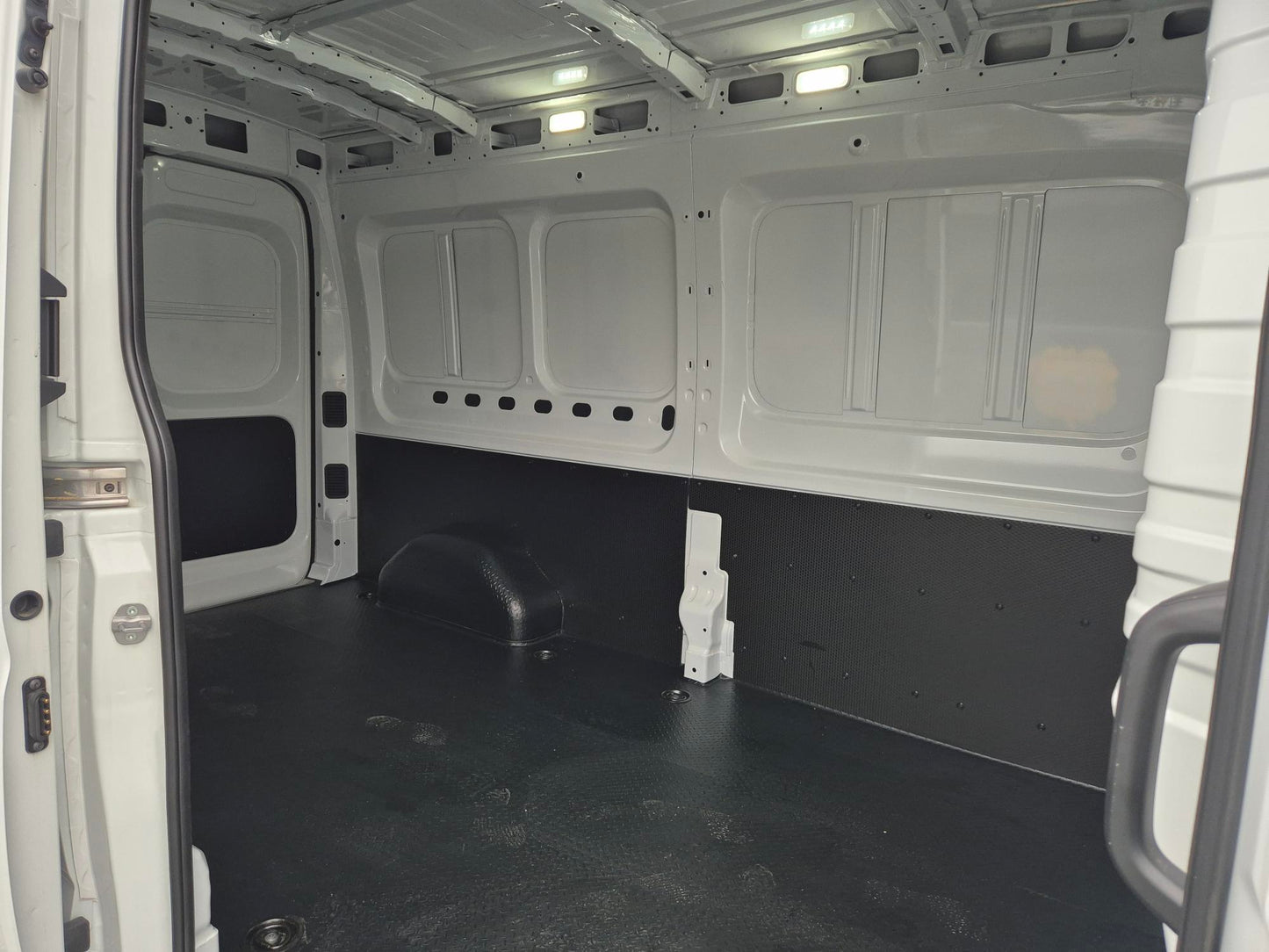 Maxus Deliver 9 1023