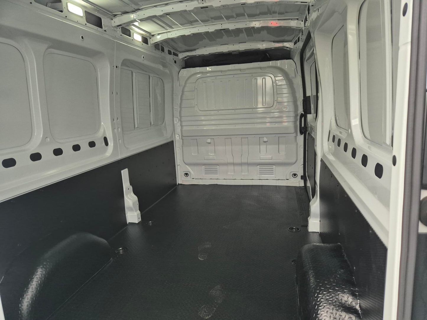 Maxus Deliver 9 1023