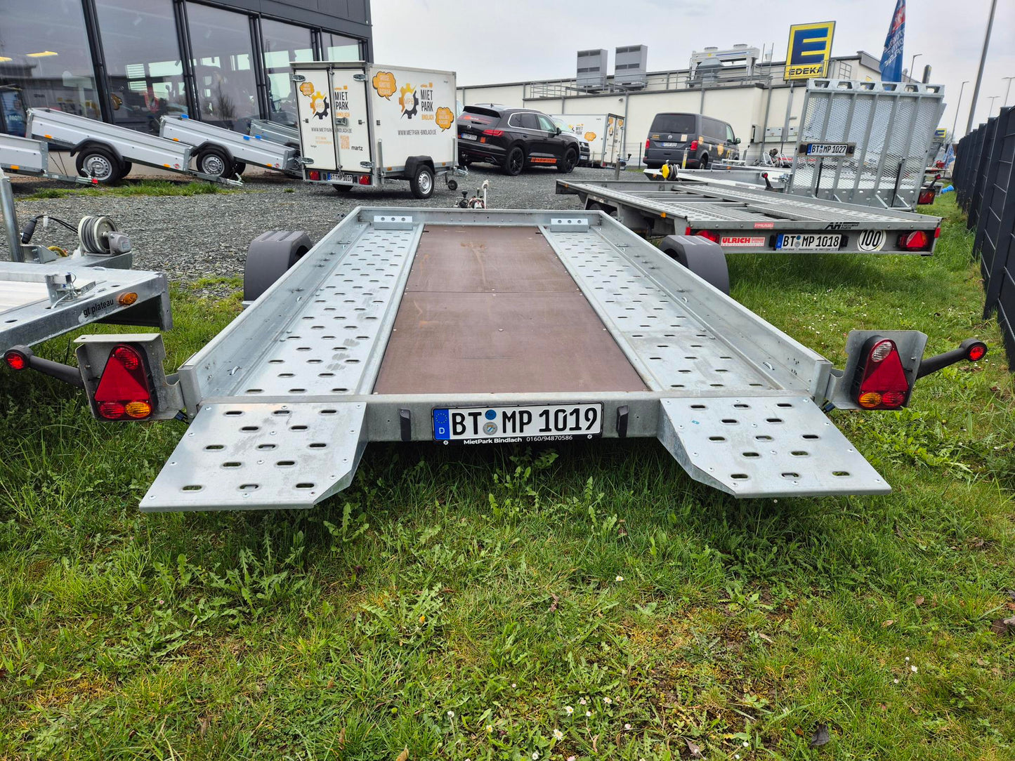 Fahrzeugtransporter 1019