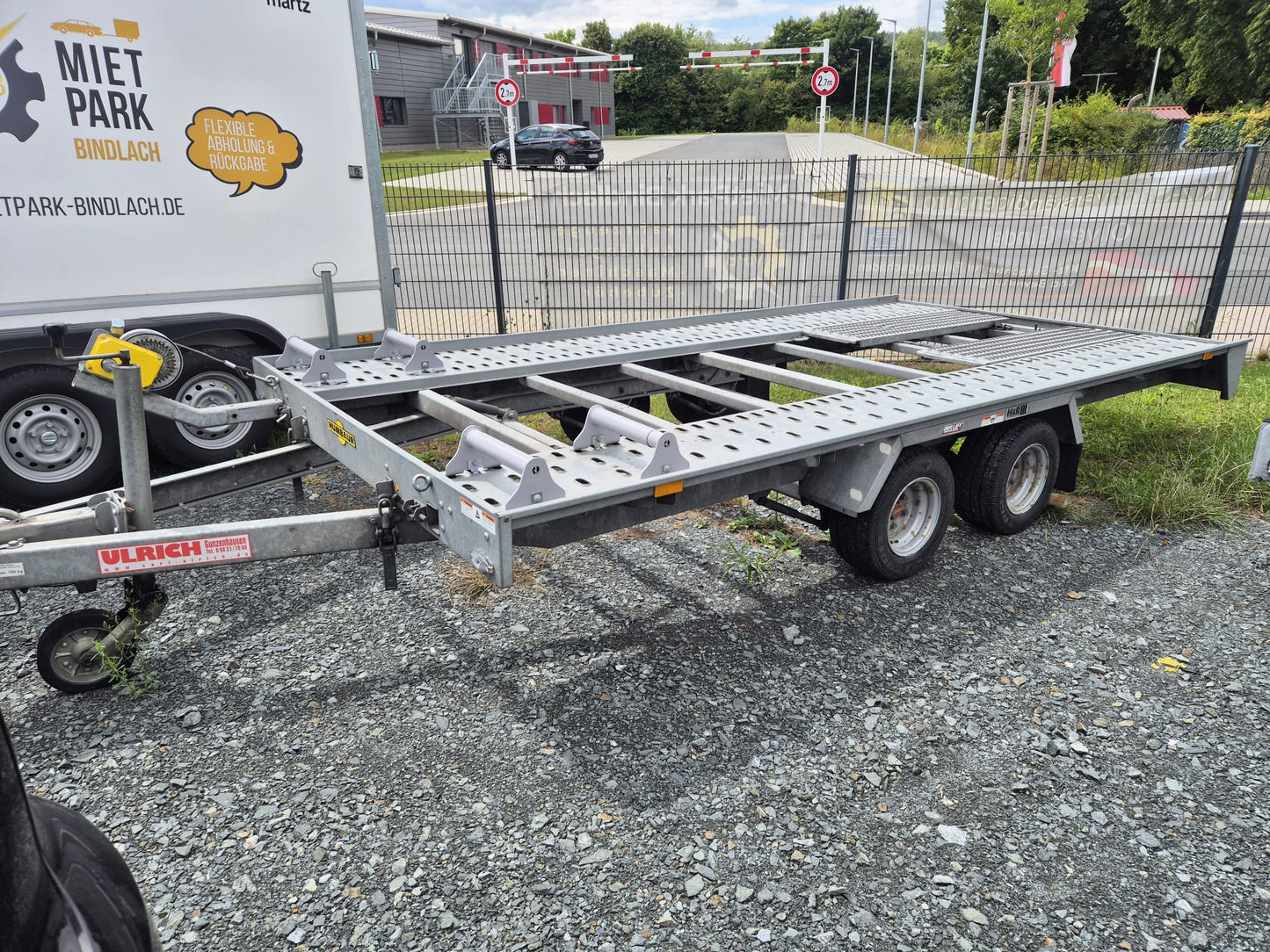 Fahrzeugtransporter 1018